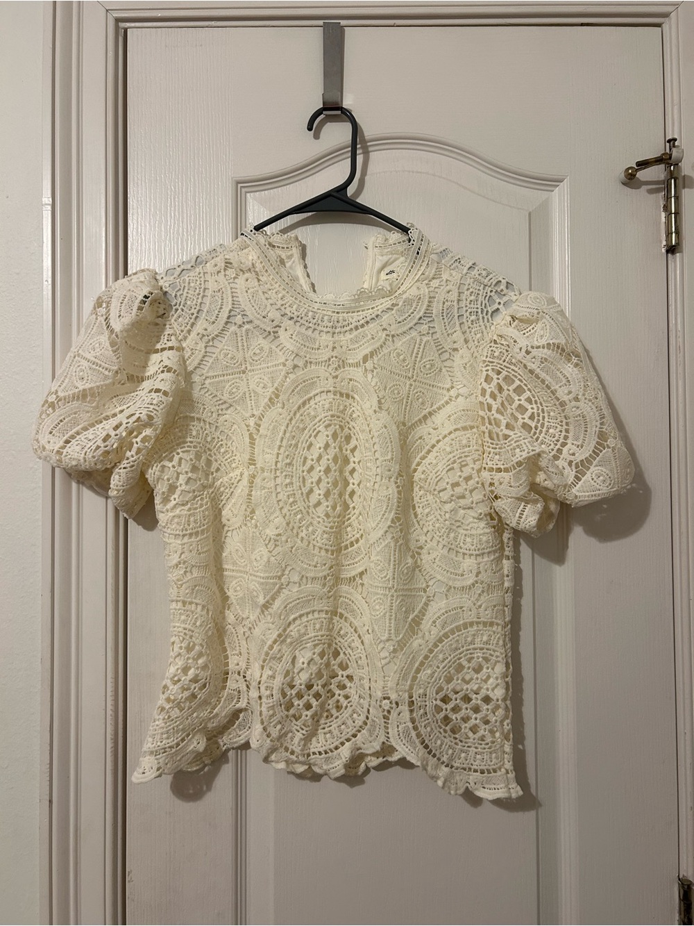 Ultra Pink Cream Crochet Puff Sleeve Blouse